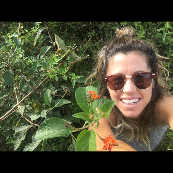 Meet your Posher, Erica - Picture 1 of 1